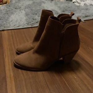 Lucky brand boot with lift